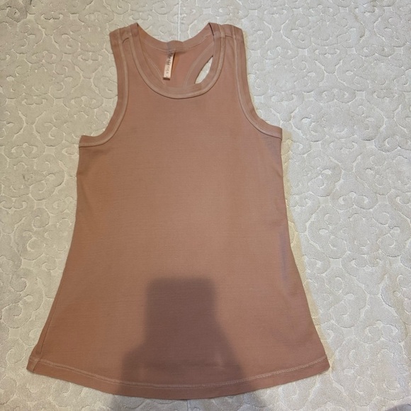 Fabletics Tinsley Tank Fitted Top Dusty Rosette Racerback M Women’s EUC - Picture 1 of 5